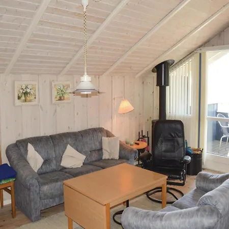 Nyaraló Three Bedroom Holiday In Saby