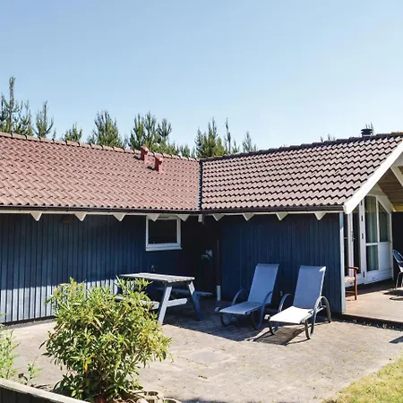 Nyaraló Three Bedroom Holiday In Saby Sæby
