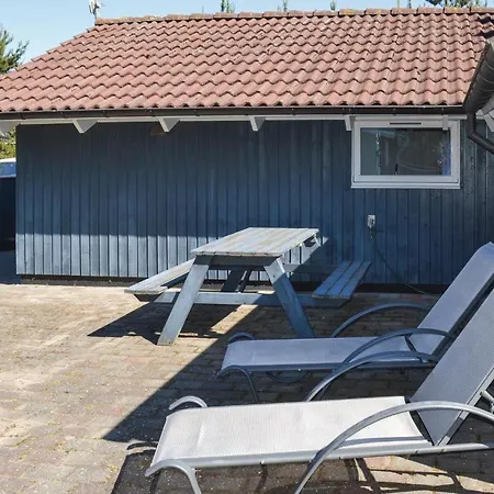 Nyaraló Three Bedroom Holiday In Saby Sæby