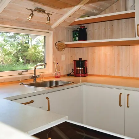 Three Bedroom Holiday In Saby