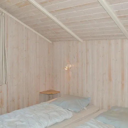 Three Bedroom Holiday In Saby